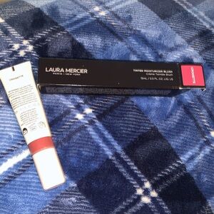 Tinted Moisturizer Blush
12 Hour wear, Hydrating, Buildable coverage. brand new